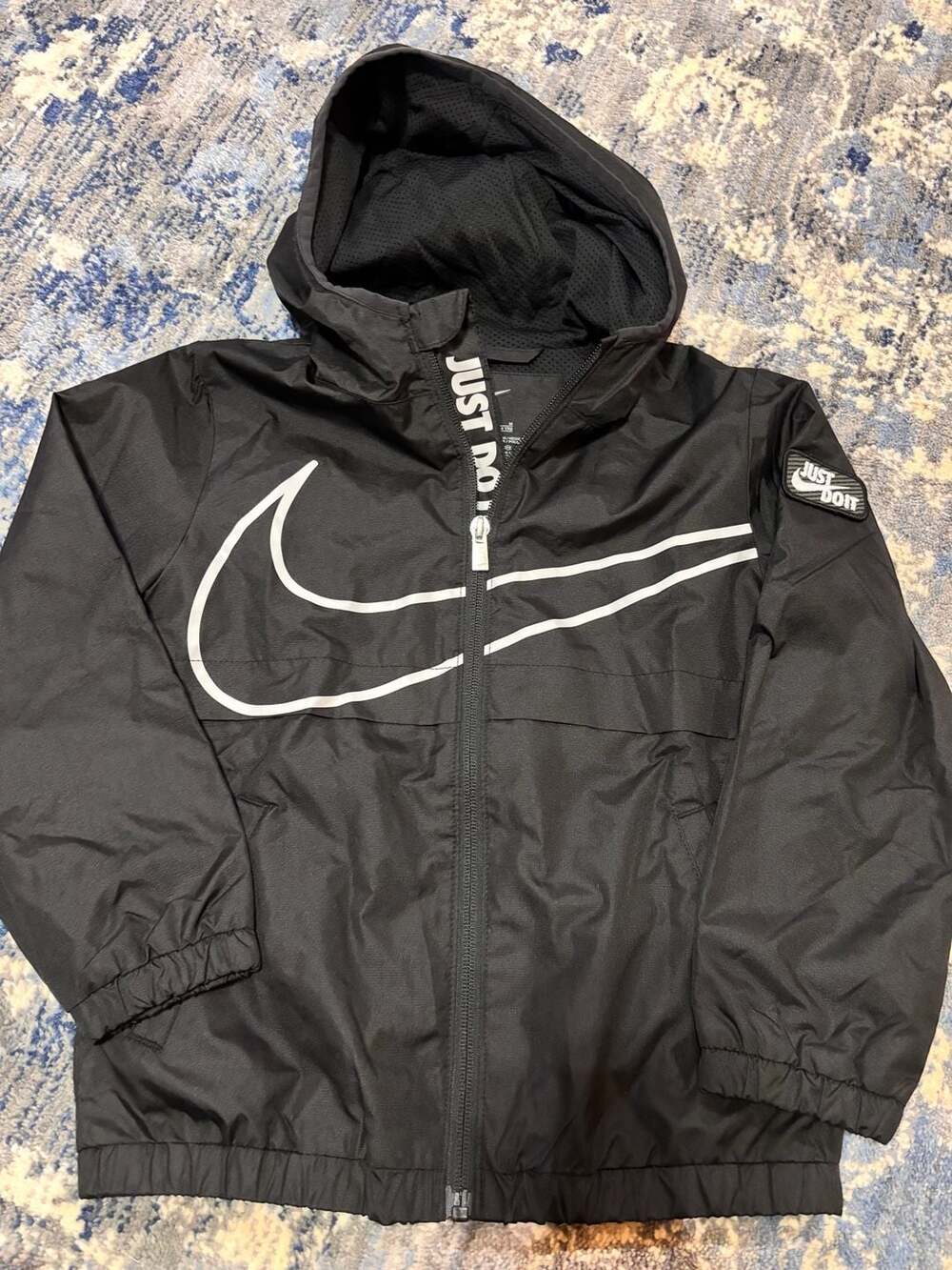 Nike kids Windbreaker Jacket Size 5-6 Yrs